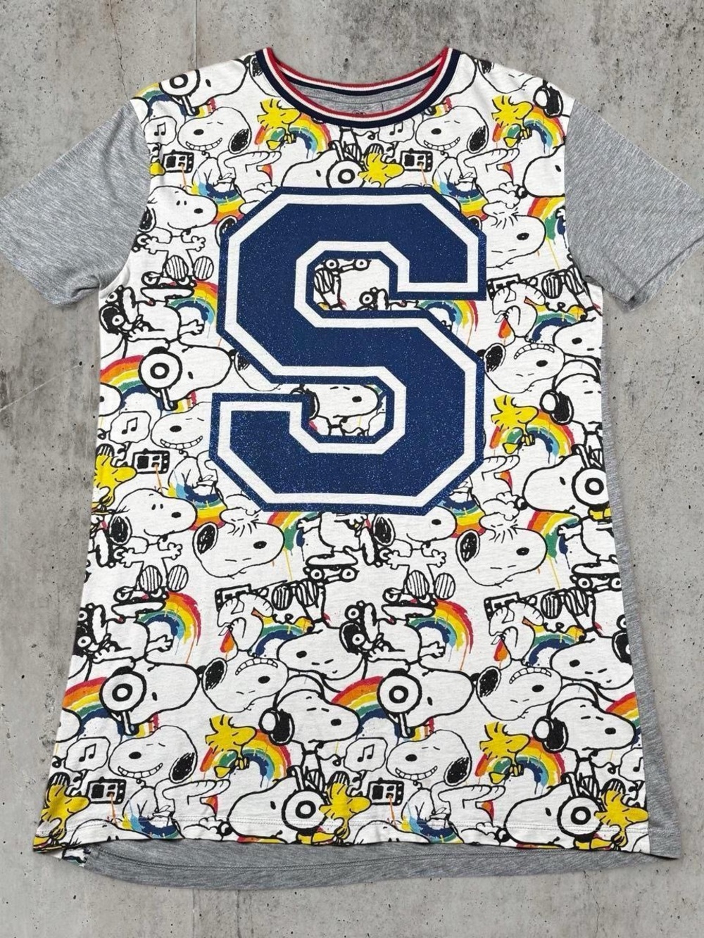 2013 Peanuts Snoopy All Over Print Varsity S T-Shirt Rainbow Graphic Nostalgia
